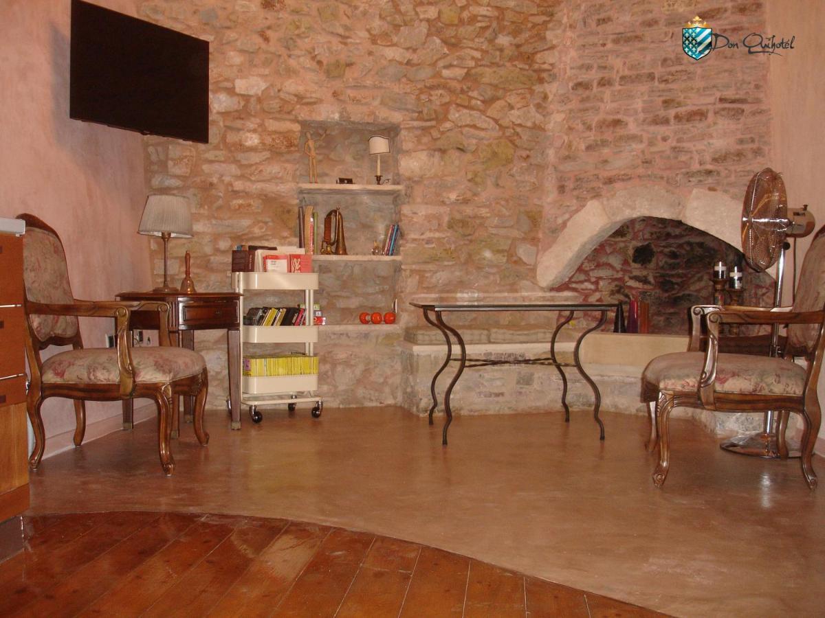 Donquihotel Chalet Karvounades Extérieur photo