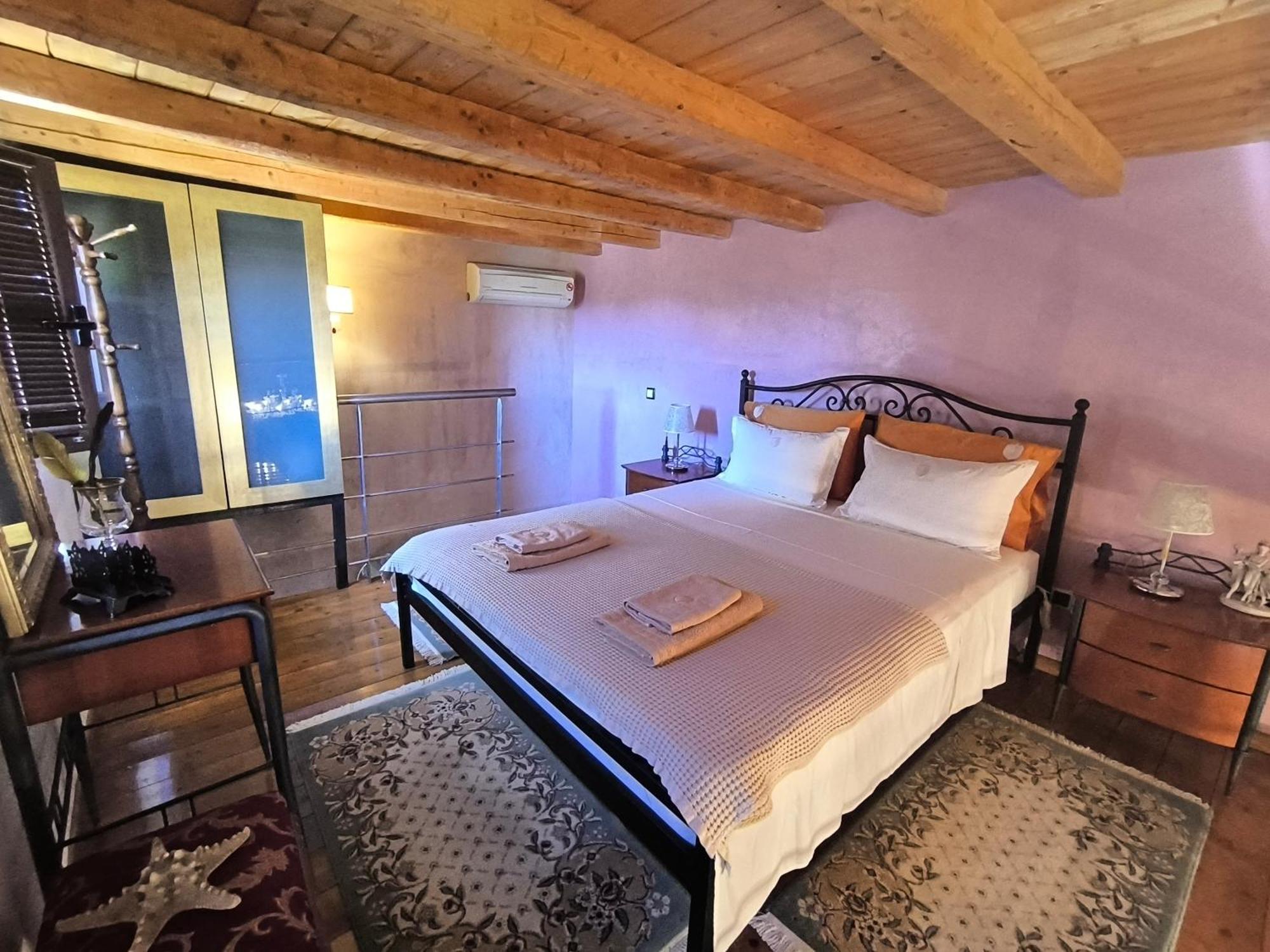 Donquihotel Chalet Karvounades Extérieur photo