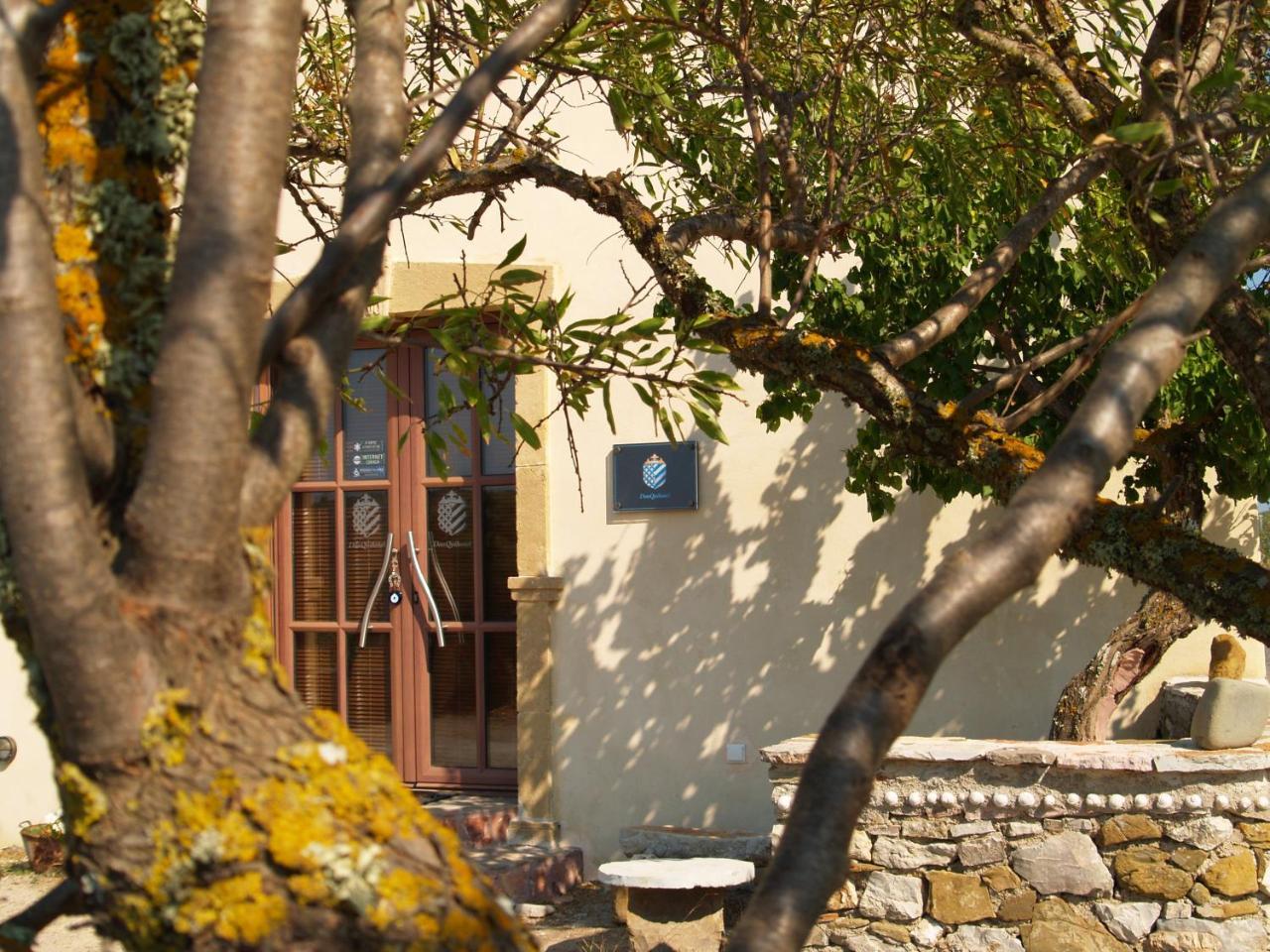 Donquihotel Chalet Karvounades Extérieur photo